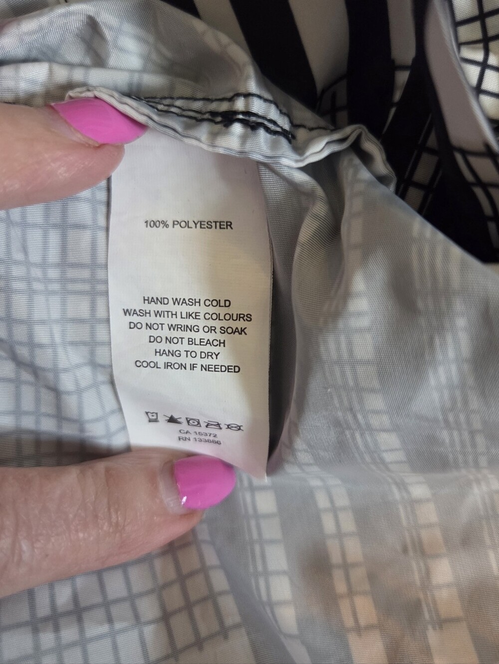 Cute Joe Fresh Black & White Plaid Satin Flared Skirt - Picture 3 of 4